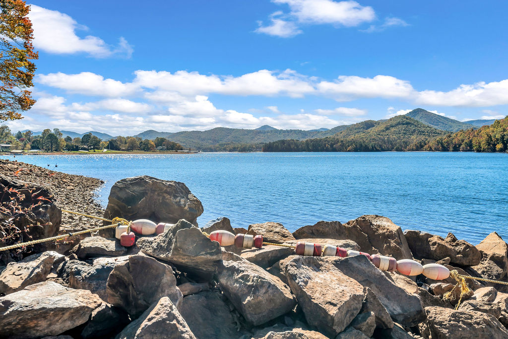 How Big Is Lake Blue Ridge